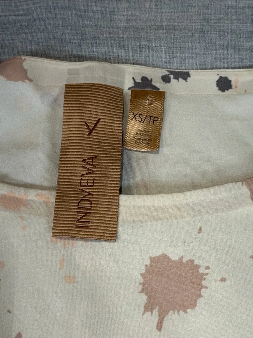 Indyeva Cream Paint-Splash Tie Side Blouse